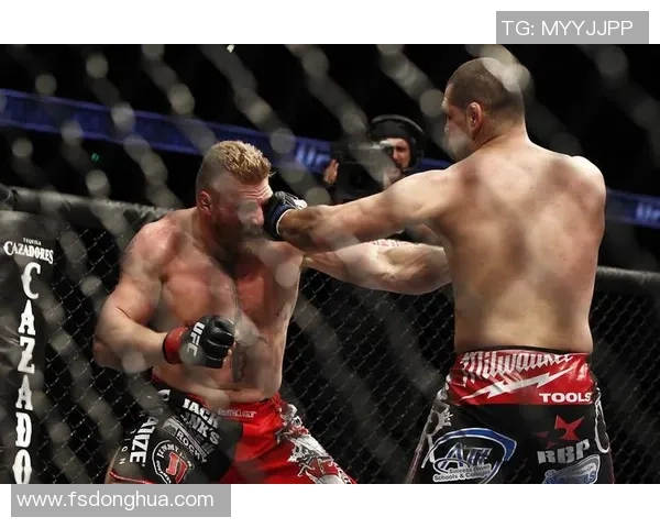 UFC凯恩与布朗精彩对决视频回顾全场精彩瞬间与战术分析 UFC凯恩与布朗精彩对决视频回顾全场精彩瞬间与战术分析