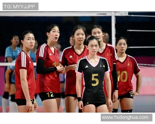 上海排球队以60分领跑杯赛积分榜展现强劲实力和夺冠希望 上海排球队以60分领跑杯赛积分榜展现强劲实力和夺冠希望